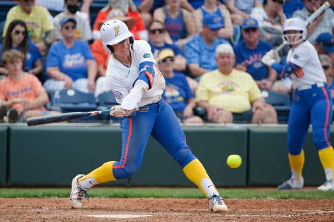 Florida Gators infielder Mia Williams hits in 2025-1280x853