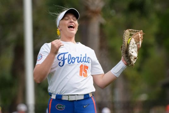 Florida Gators first baseman Reagan Walsh makes a catch-1280x853