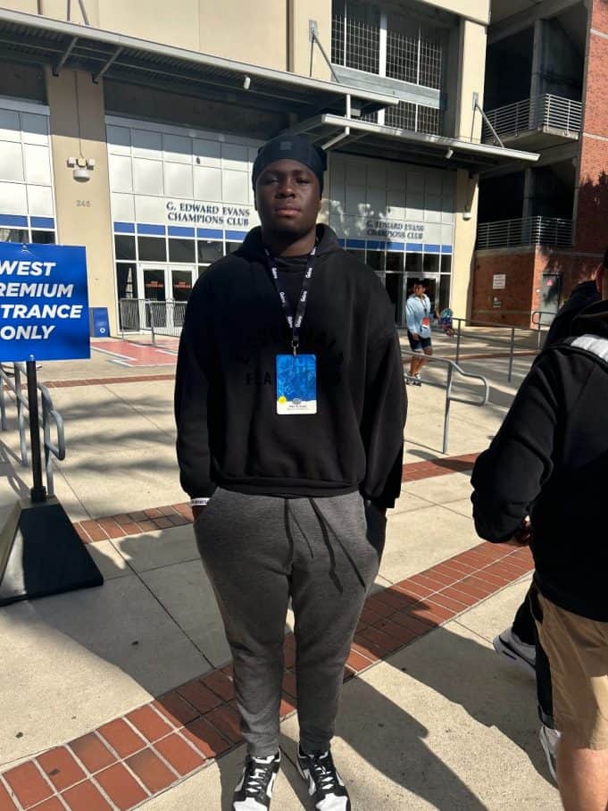Offensive lineman Felix Ojo visiting the Florida Gators-1280x960